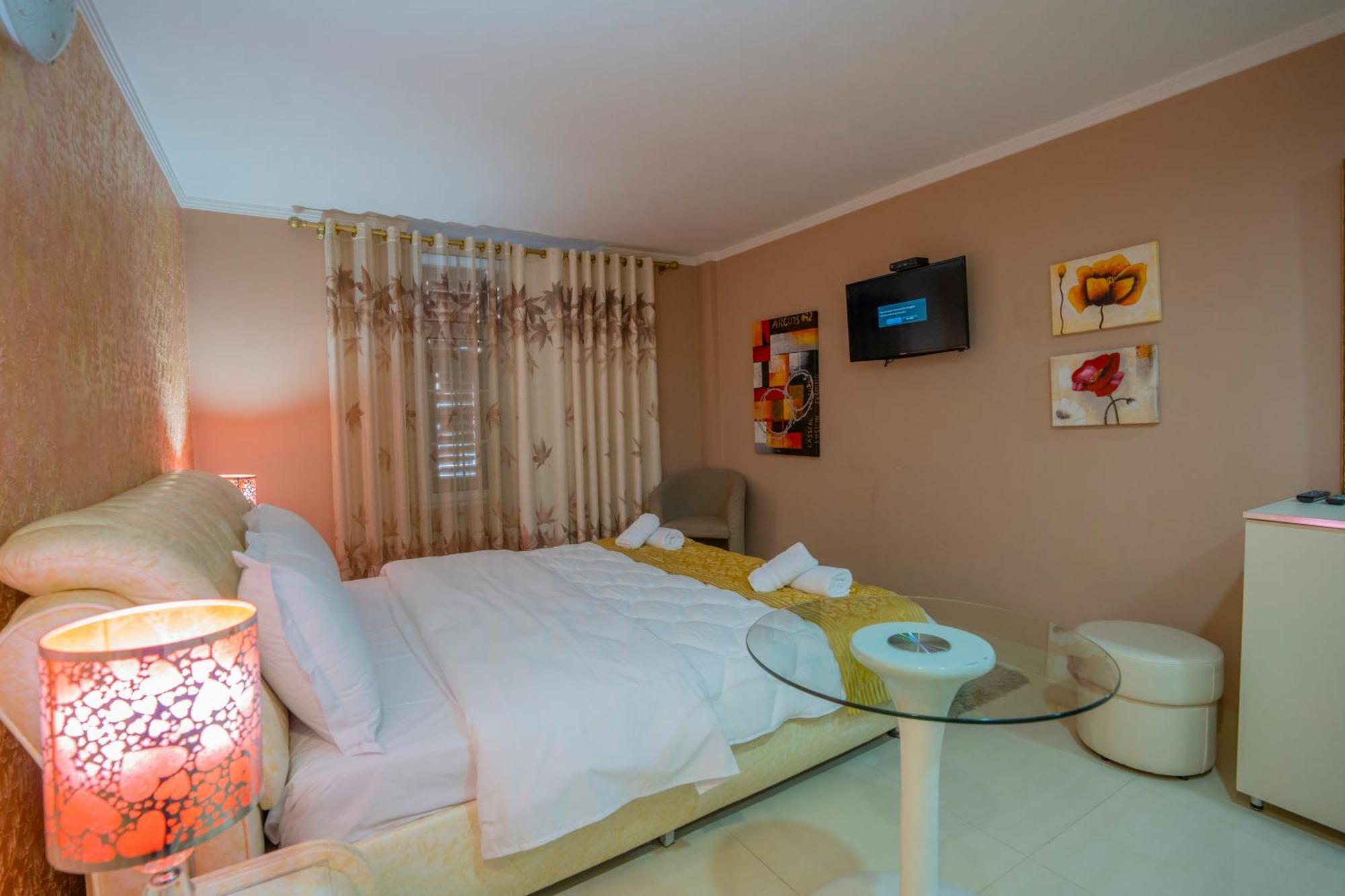 Hotel Carmen Shkodër Esterno foto