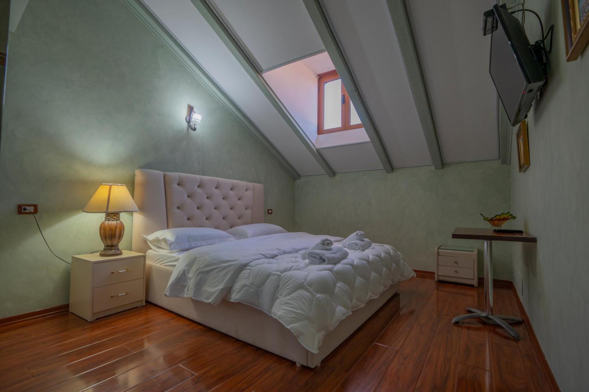 Hotel Carmen Shkodër Esterno foto
