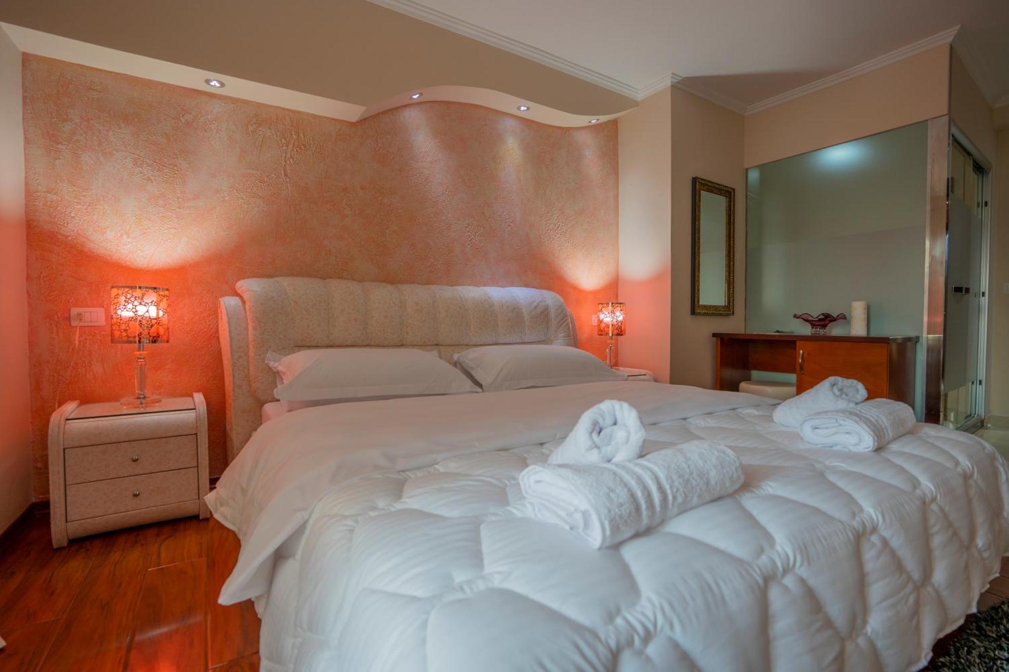 Hotel Carmen Shkodër Esterno foto
