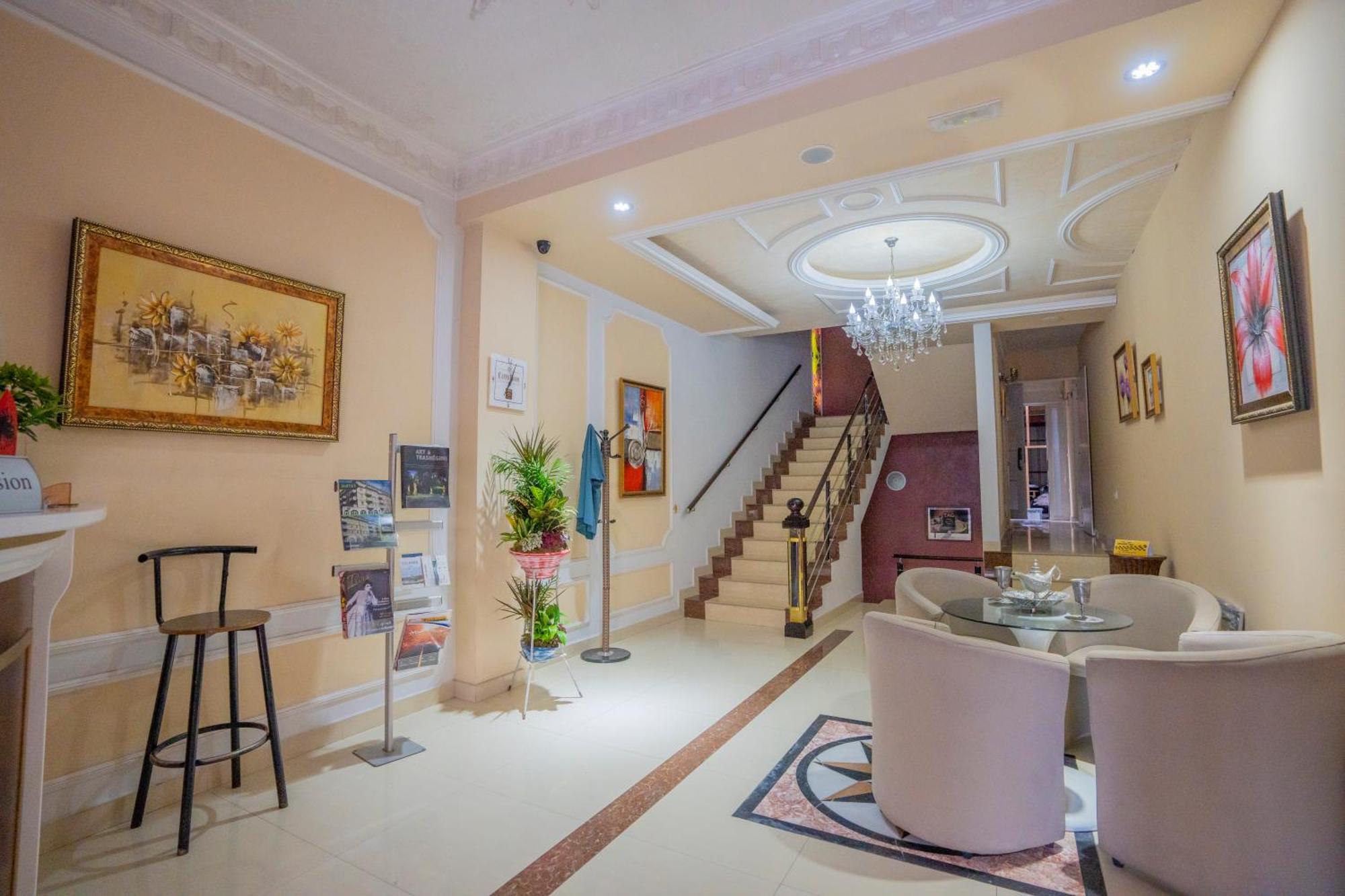 Hotel Carmen Shkodër Esterno foto