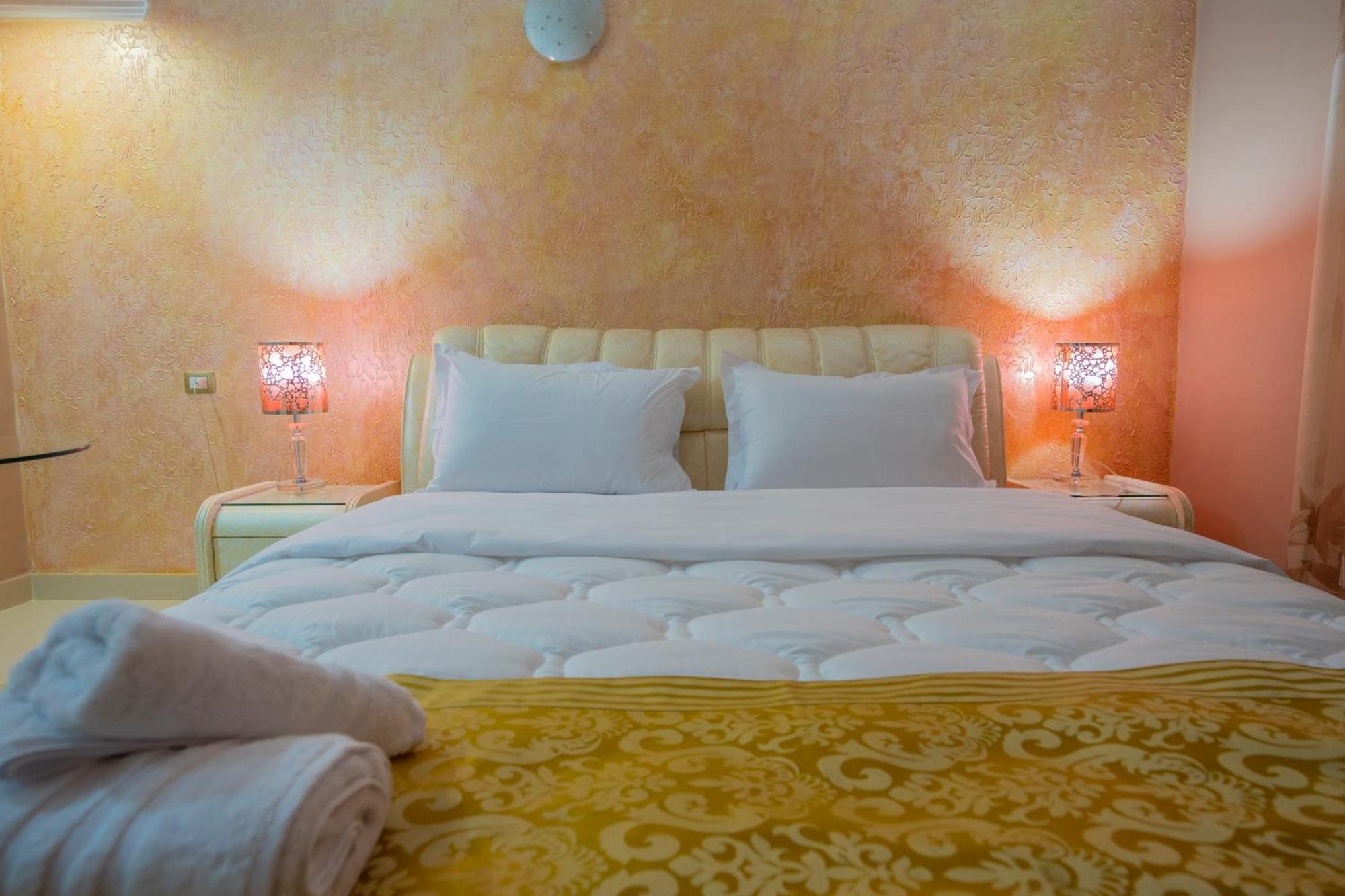 Hotel Carmen Shkodër Esterno foto
