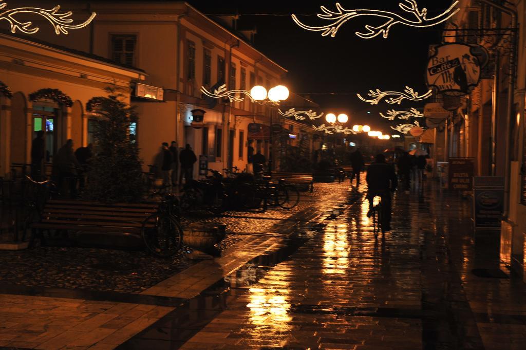 Hotel Carmen Shkodër Esterno foto
