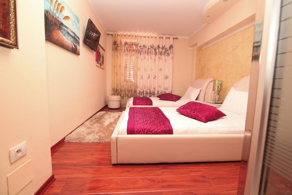 Hotel Carmen Shkodër Esterno foto